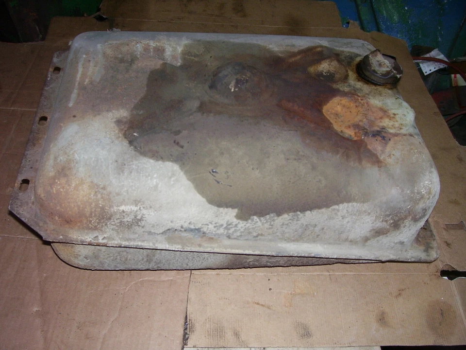 VINTAGE FORD 8 N TRACTOR -FUEL TANK & CAP ASSY -NEEDS CLEANED - Image 3 of 4
