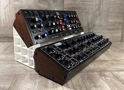 H40º Universal Stand for Behringer Modules & Moog 60-104 HP Eurorack Case -WHITE