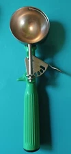 Ice Cream Scooper VOLRATH Green 2 2/3 Oz Sheboygan 47142 Stainless Steel Scoop 