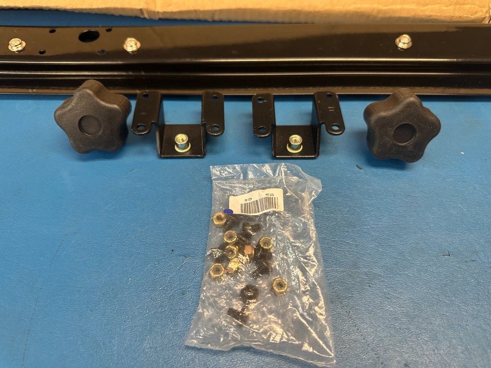 Canal de cabezal de parabrisas sin taladro Bestop 5124301 para Jeep Wrangler 2007-2018 Foto 2 de 4