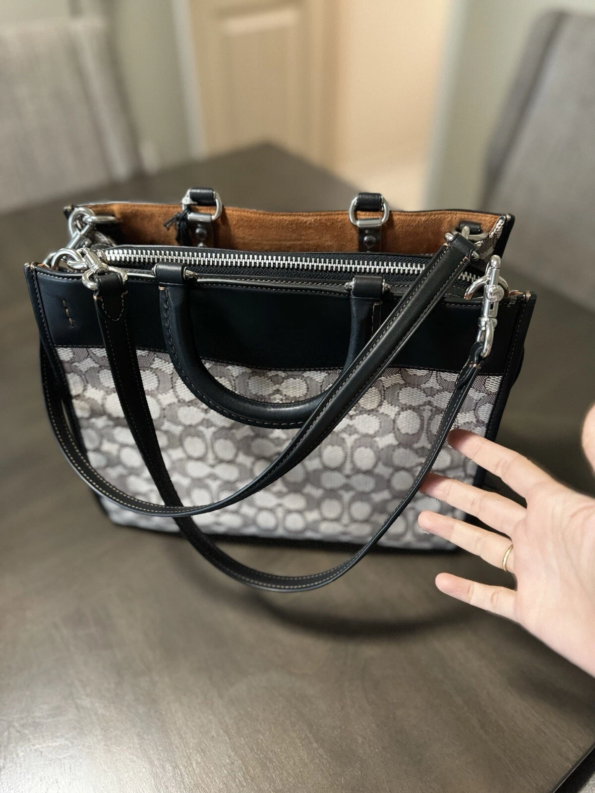COACH Rogue Signature tessuto jacquard nero cacao CF592