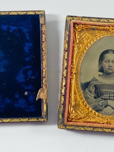 Antique 1/9th Plate Tintype young girl w/ blush cheeks in case civil war era - Picture 5 of 9