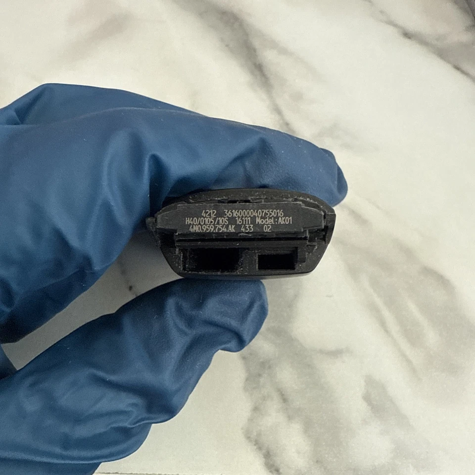 OEM 2016 - 2022  Audi A4 A5 A6 A7 Q3 Q5 Q7 Smart Key FOB FCCID : IYZ-AK1A - Image 2 of 4