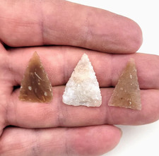 FINE Gem Quality Triangle Bird Points - 3 Pcs - South Dakota Arikara Artifacts
