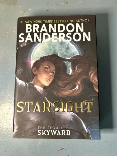 Starsight (The Skyward Series) - Hardcover, by Sanderson Brandon - Very Good