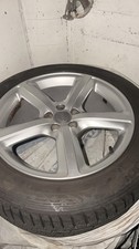 Neuwertige Winterreifen auf Audi Felgen