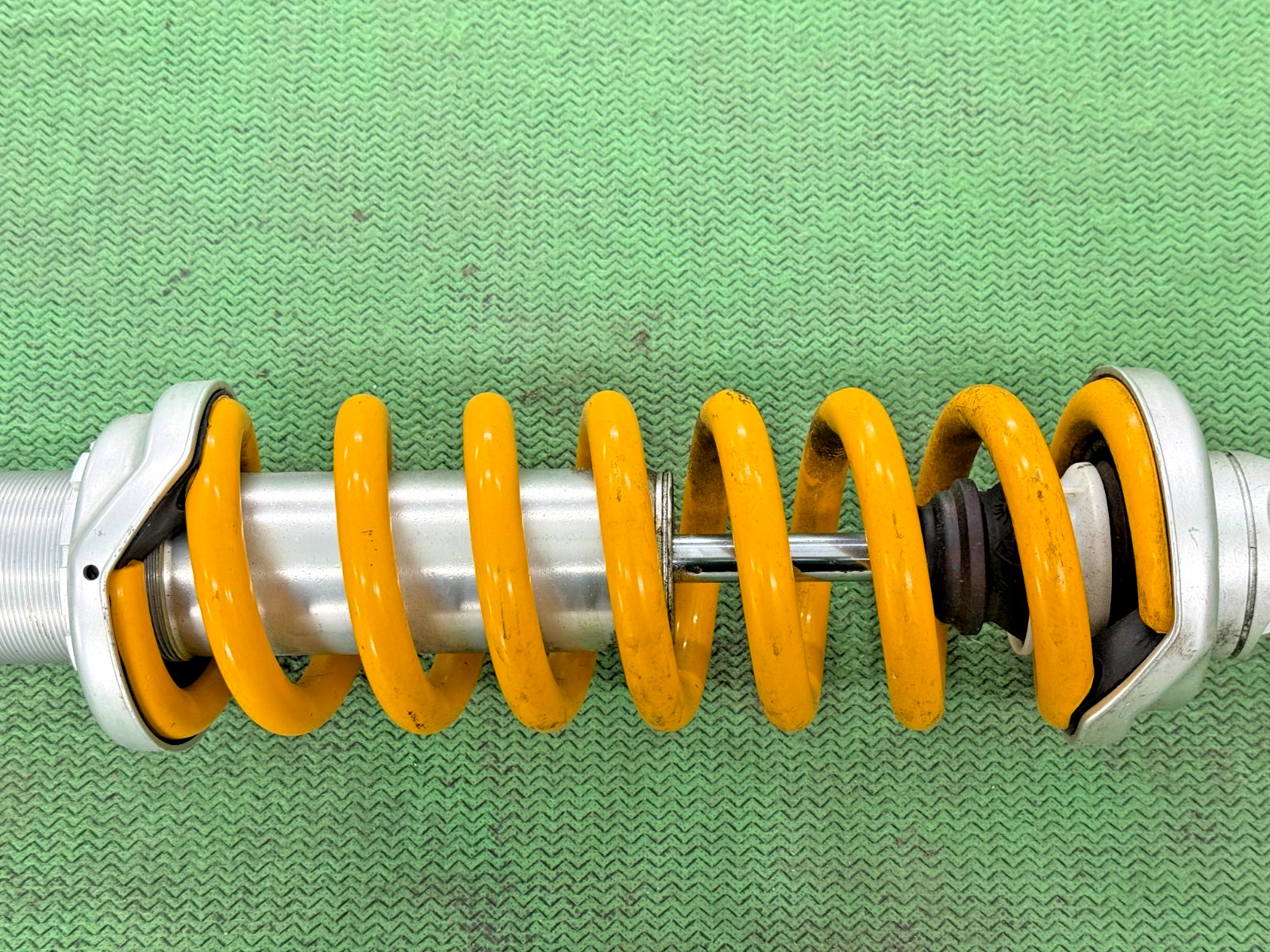 LAMBORGHINI AVENTADOR LP700 LP720 REAR SHOCK ABSORBER 470512019S OEM