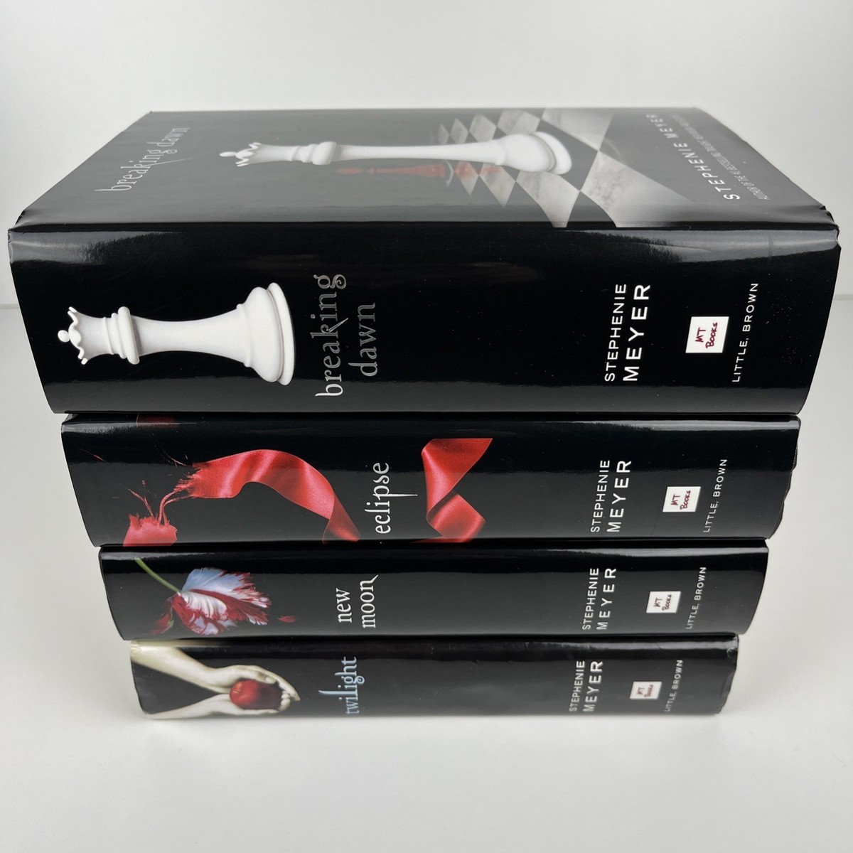 文学・小説 Twilight Saga book set First Edition Twilight Saga: 4 Book Box Set Hardcover 1st (First) Edition by