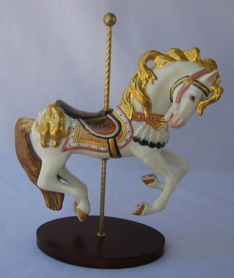 GOLDEN MANE Franklin Mint Treasury of Carousel Art Porcelain horse boxed
