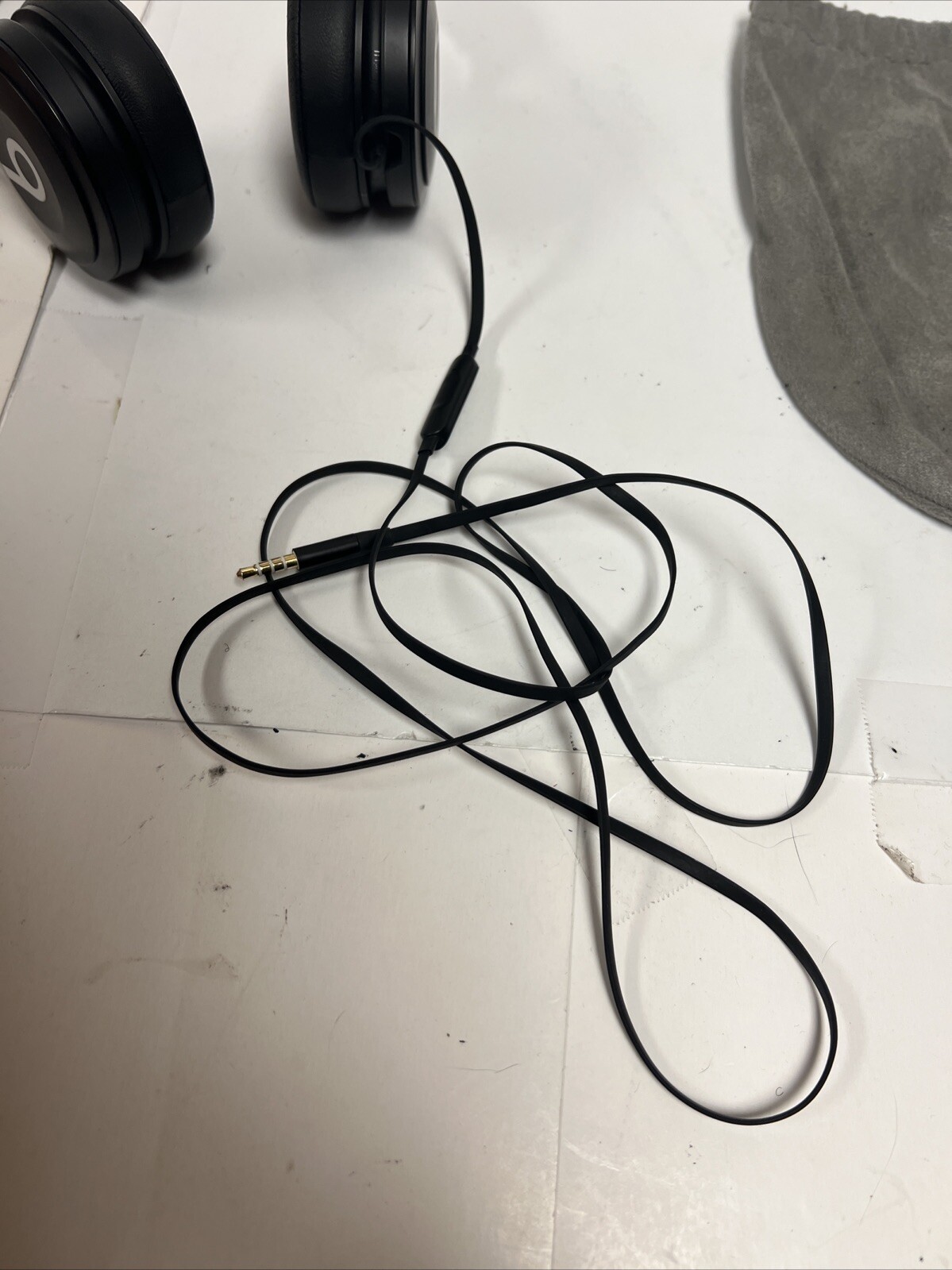 Beats by Dr. Dre EP Headphones - Black (Tested) Headband Is Not Adjustable Taped