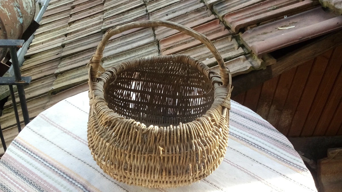 ANTIQUE PRIMITIVE OLD WOODEN BASKET HAND MADE OF BRANCHES