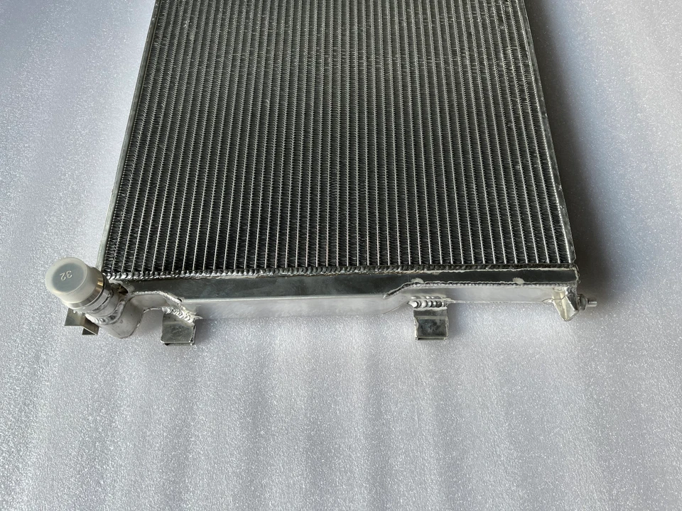 👍Aluminum Radiator Fit AUDI Allroad/A6 Quattro C5 2.7T 2.5TDI MT 2000-2005 - Imagem 4 de 4