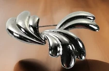 Monet Modernist Silver Tone Brooch Twisted Knot Wavy Unisex Design Signed