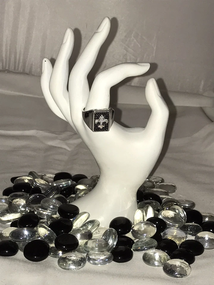 Anillo para hombre de plata de ley con topacio blanco de 0,42 quilates de espinela negra con topacio blanco de 0,09 quilates Foto 3 de 4