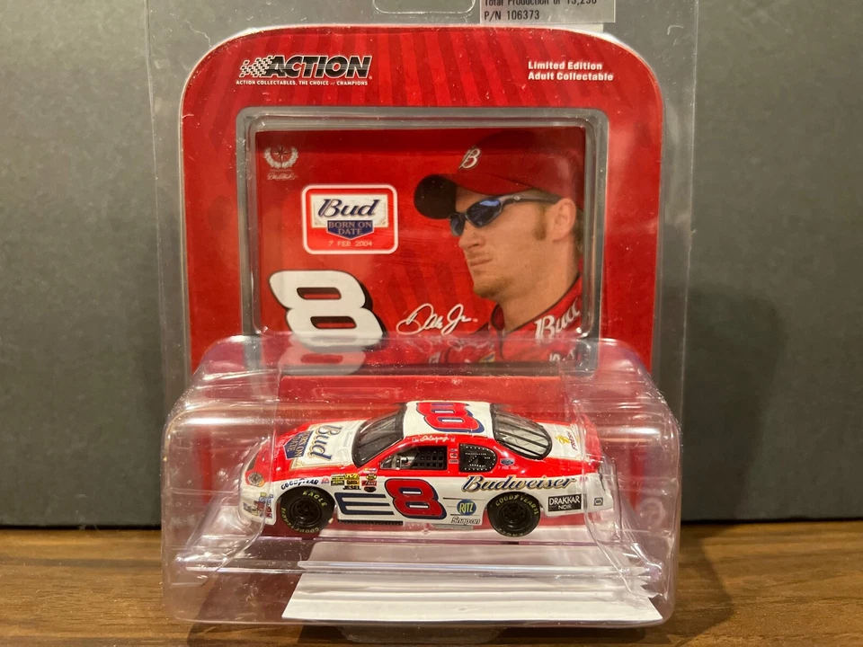 Dale Earnhardt Jr 2004 #8 Bud nacido en fecha 1/64 Foto 2 de 3