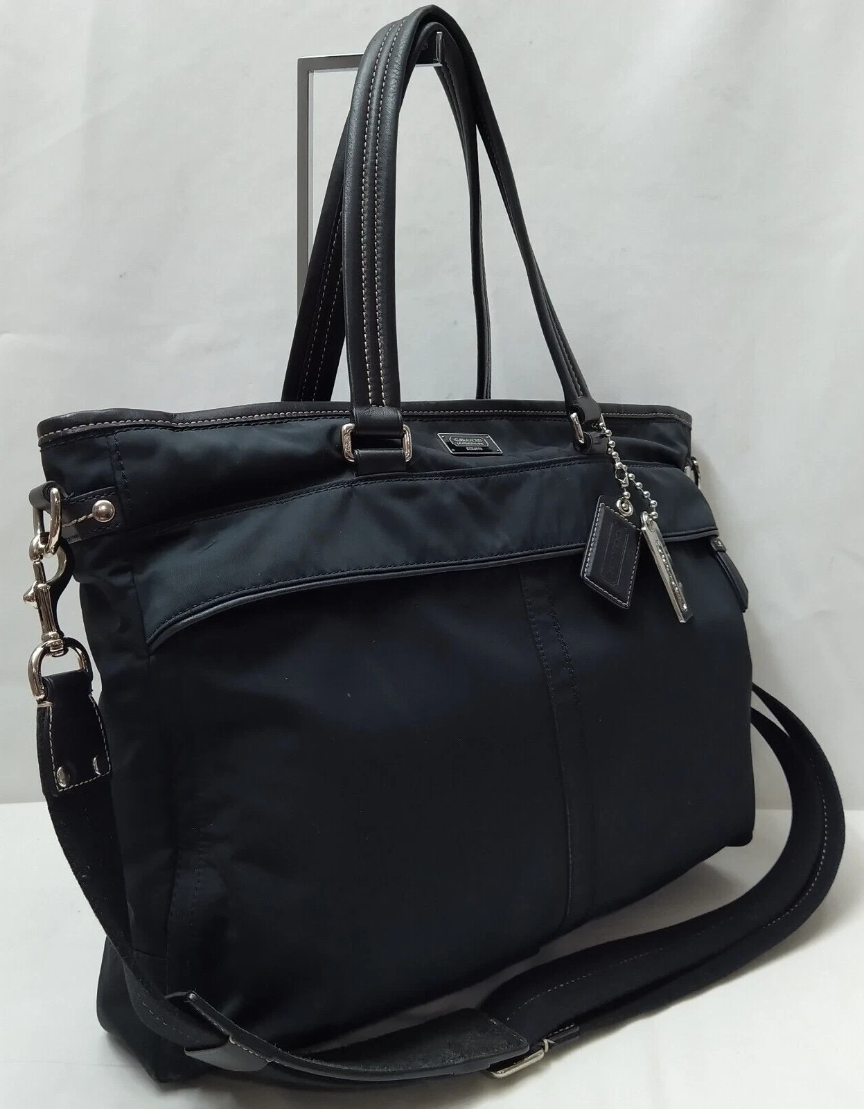 Borsa a tracolla Coach Leatherwear nero nylon finiture in pelle portachiavi cerniera