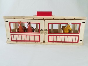 Melissa Doug Wooden Stable Show Horse Barn Farm Carry Handle Toy