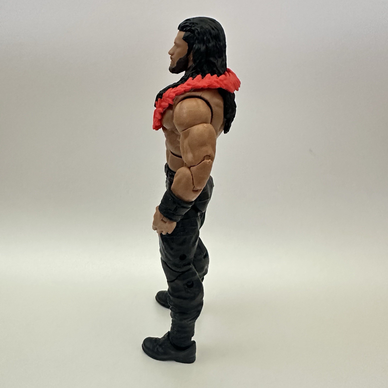 WWE Elite Series 88 Roman Reigns Wrestling Figure. image 3