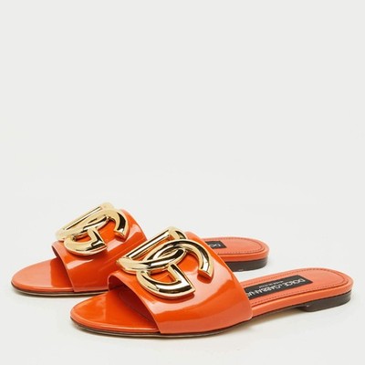 Dolce & Gabbana オレンジ サンダル 36 Dolce Gabbana Orange Patent Leather DG Logo Flat Slide Sandals