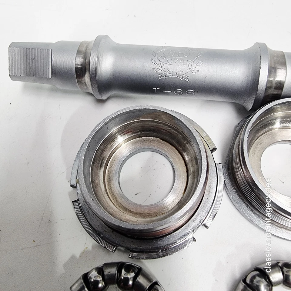 Vintage SR Sakae Bottom Bracket Eng 68mm x 111mm Campagnolo Fit VGC - Image 4 of 4