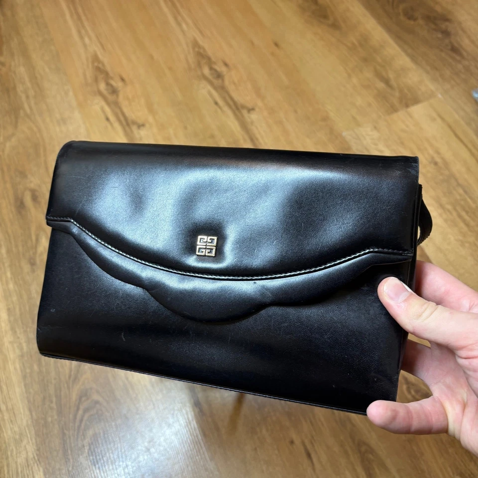 Givenchy Sacs Vintage Black Leather Shoulder Bag - Image 2 of 4