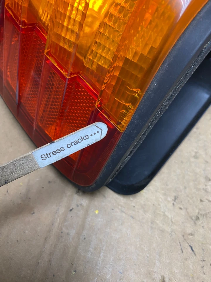 Luz trasera izquierda conductor Mercedes-Benz W126 1986 a 1991 OEM Q8761 DW Foto 4 de 4