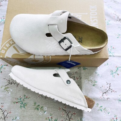 Birkenstock Boston x Stussy Bone-Suede Clog Wide Women's Birkenstock Boston x Stussy Bone-Suede Clog Wide Women's