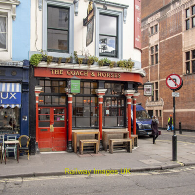 Photo Pub 6x4 The Coach & Horses London c2019