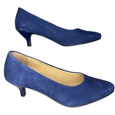 Womans trotters kiera kitten heel pumps in navy suede size 10M