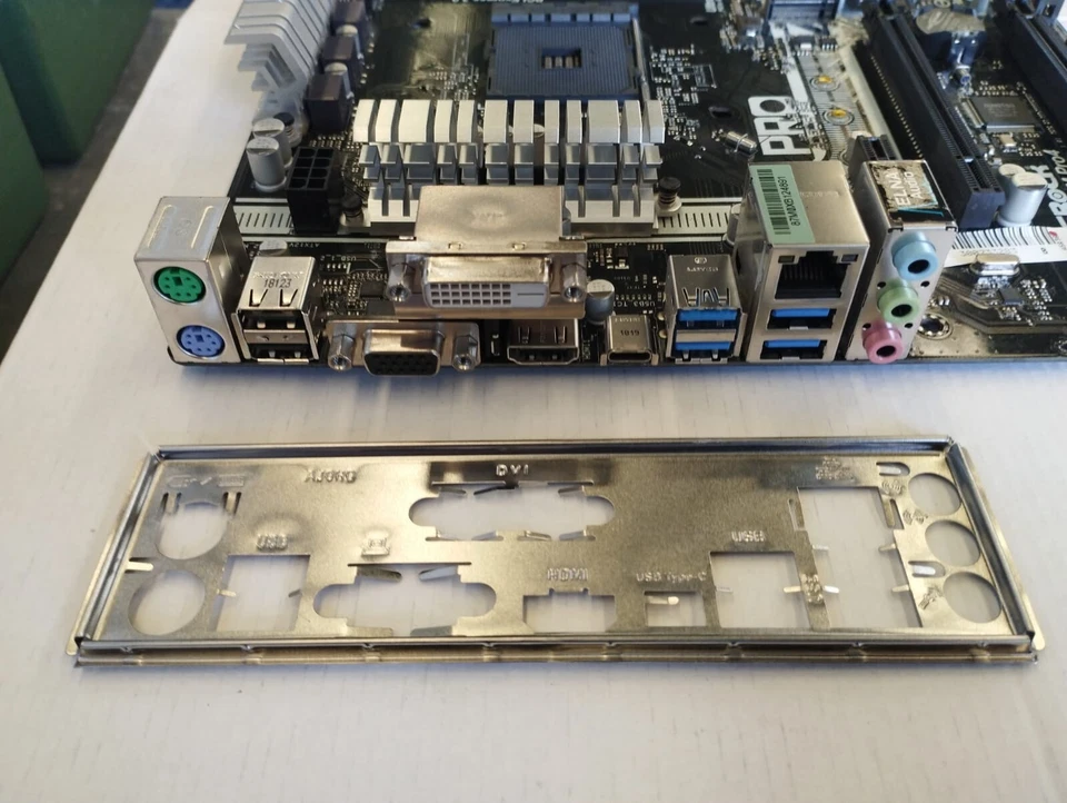 Placa Base ASRock AB350M Pro4 / Socket AM4 / DDR4 3200+ (OC) MHz - Imagen 2 de 2