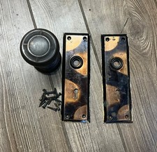 Vintage Arts & Crafts Concentric Door Knob Pair w/ Jappaned Door Plates Mission Vintage Arts & Crafts Concentric Door Knob Pair w/ Jappaned Door Plates Mission - Image 1