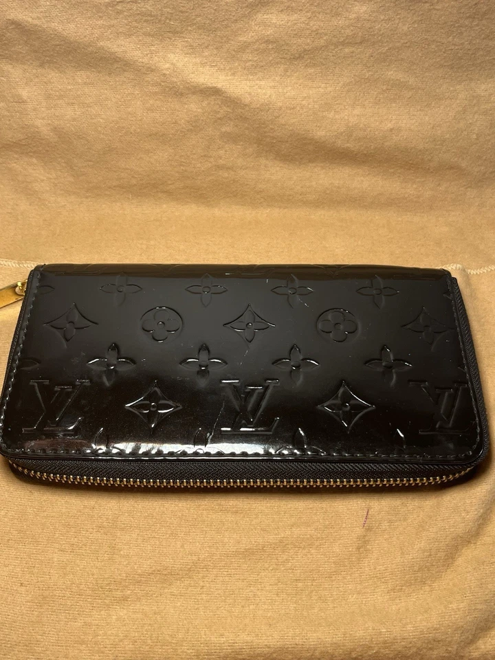Louis Vuitton Portafoglio Zippy Monogram Vernis Smalto Portafoglio Nero - Immagine 2 di 4