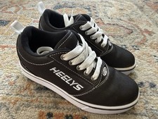 Heelys Pro 20 Youth Size 2 Black/White Skate Sneakers with Wheels