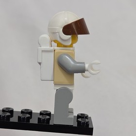 Lego Star Wars Hoth Rebel - Yellow Head, Brown Visor Minifigure sw0016 (7130)