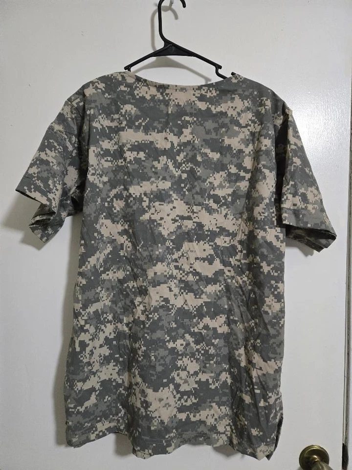 Small - ACU Digital Camo V neck  4 pocket Nurse Scrub Top #E35e - Image 2 of 3