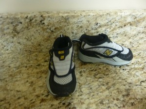 new balance boys tennis shoes