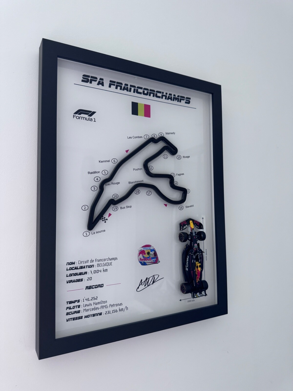 Tableau circuit F1 Spa-Francorchamps en bois noir découpé laser de 50cm
