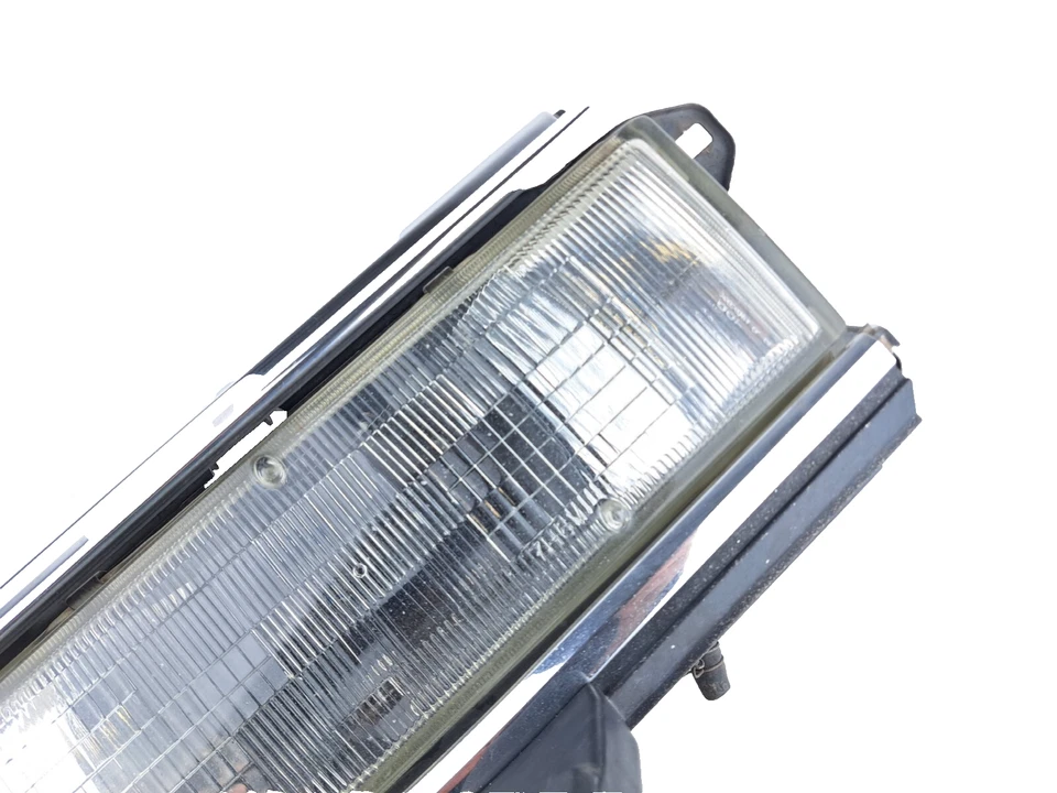 1985-1986 Toyota Cressida Right RH Passenger Halogen Headlight Lamp - Image 3 of 4