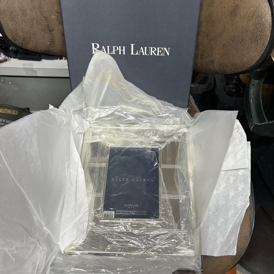 Marco de fotos Ralph Lauren Fenimore diseño patrón 4”x6” plateado espejado Foto 4 de 4