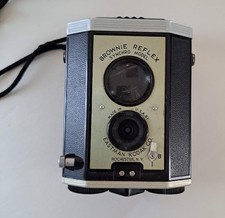 Brownie Reflex Synchro Model Camera VTG Eastman Kodak USA w/ Strap