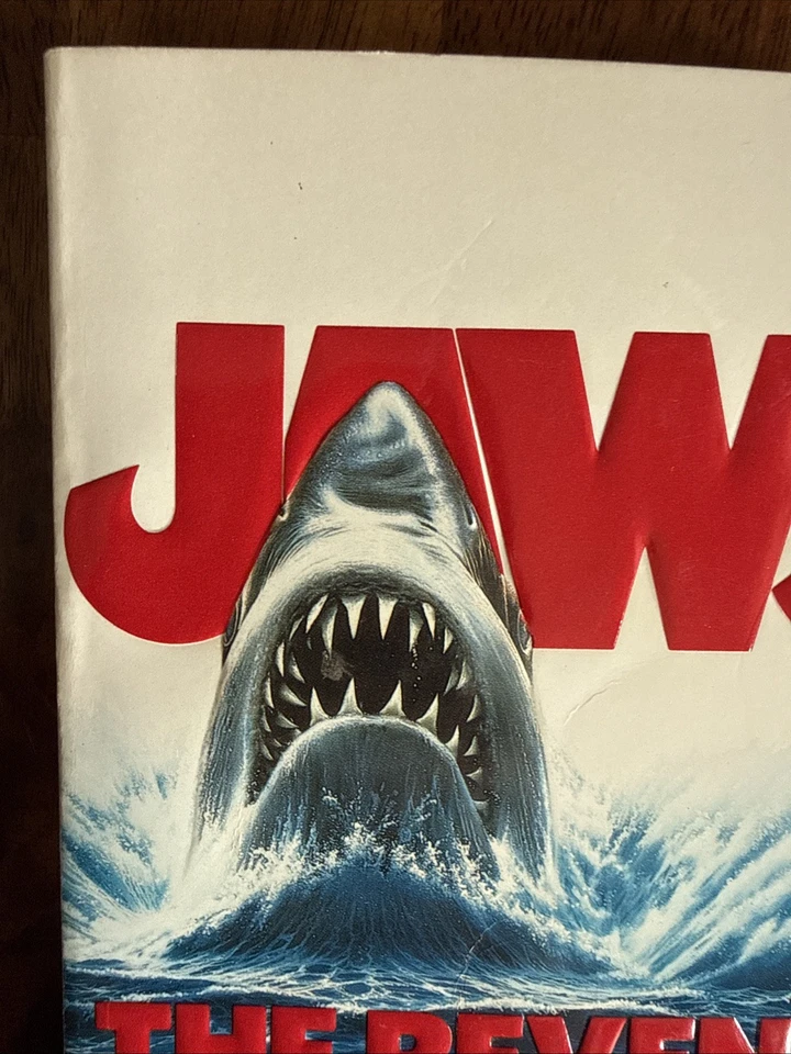 RARE Jaws: The Revenge Hank Searls 1987 First Print Movie Paperback Book Nice! - Image 2 of 4