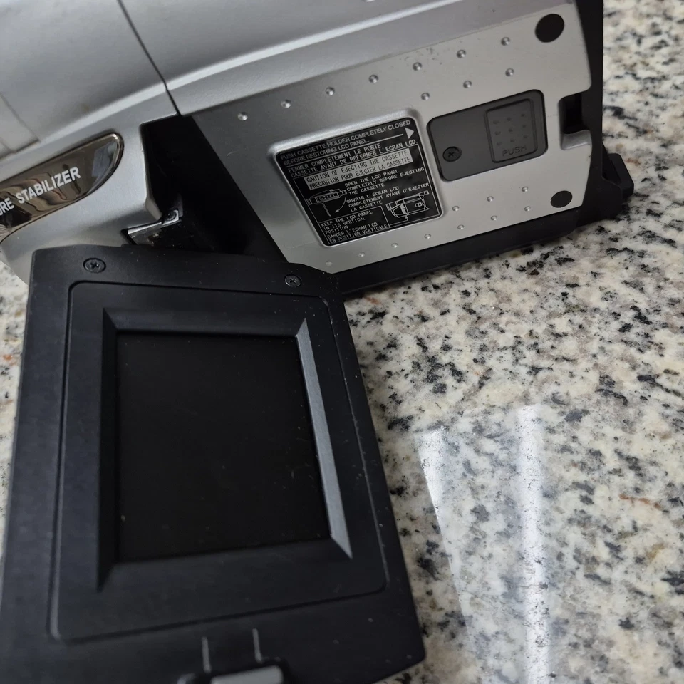 JVC GR-SXM37U Camcorder -  Silver - Image 2 of 4