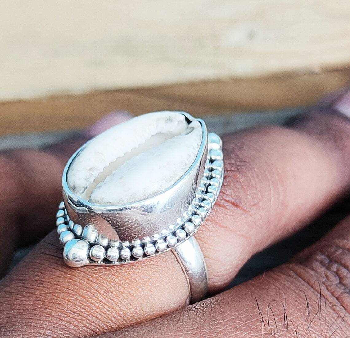 SELLING BOHO COWRIE SHELL RINGS! Sizing Posted In... - Depop - Foto 6