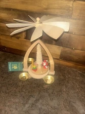 Richard Glaesser Pyramid  East Germany 1 Tier Sticker Santa Erzgebirge-NWT