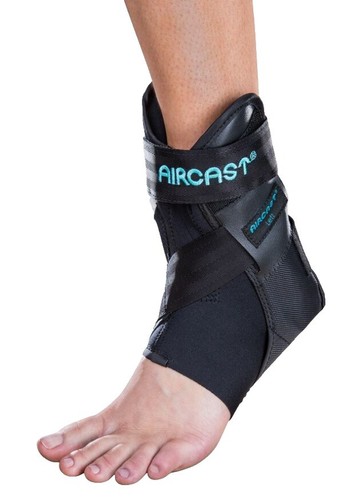 Aircast AirSelect Short Style Open Frame Walker Brace and Medium