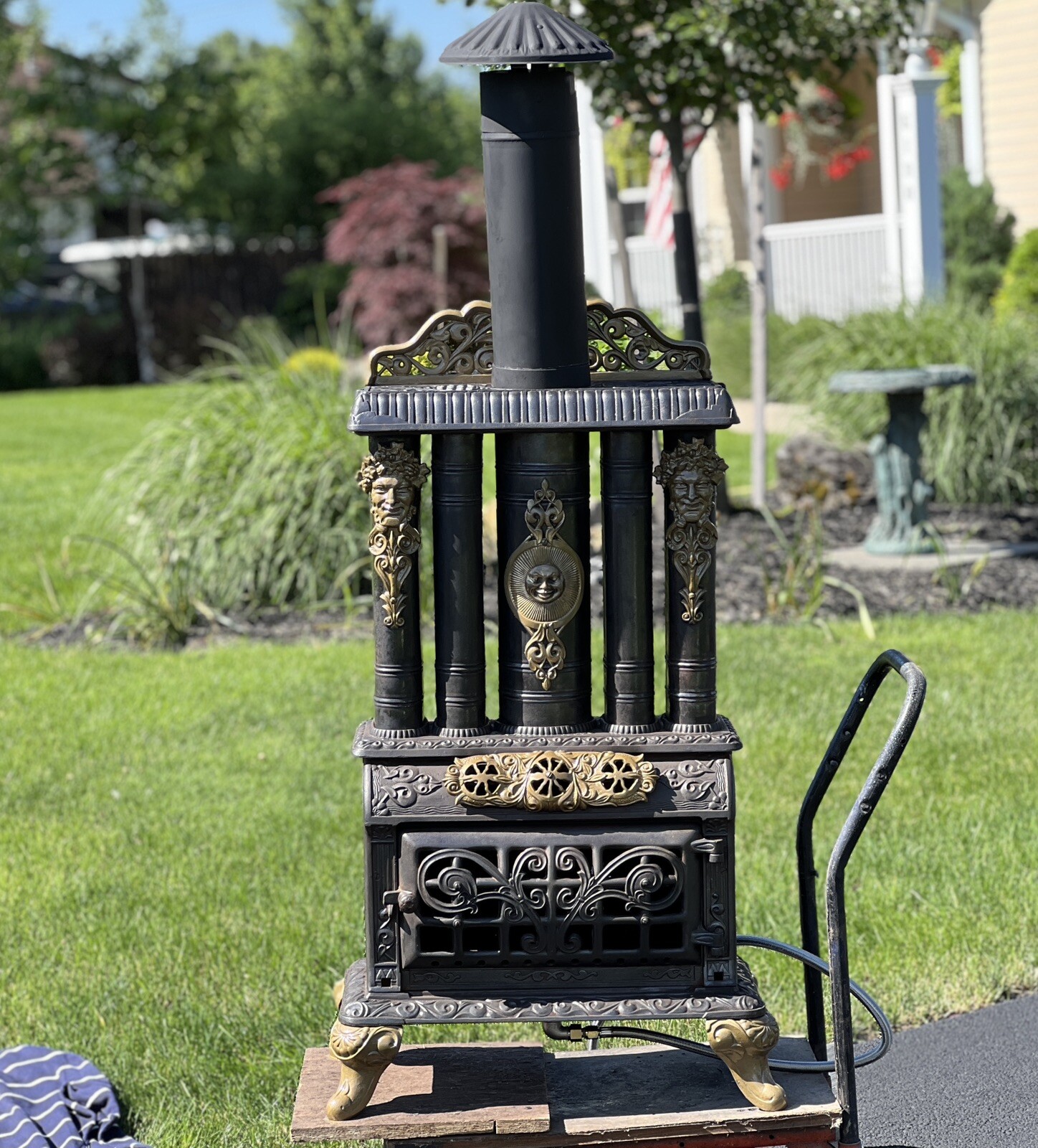 ANTQ. 1895 CAST IRON GAS PARLOR STOVE "SPRITES MOON/SUN FACES" F&L