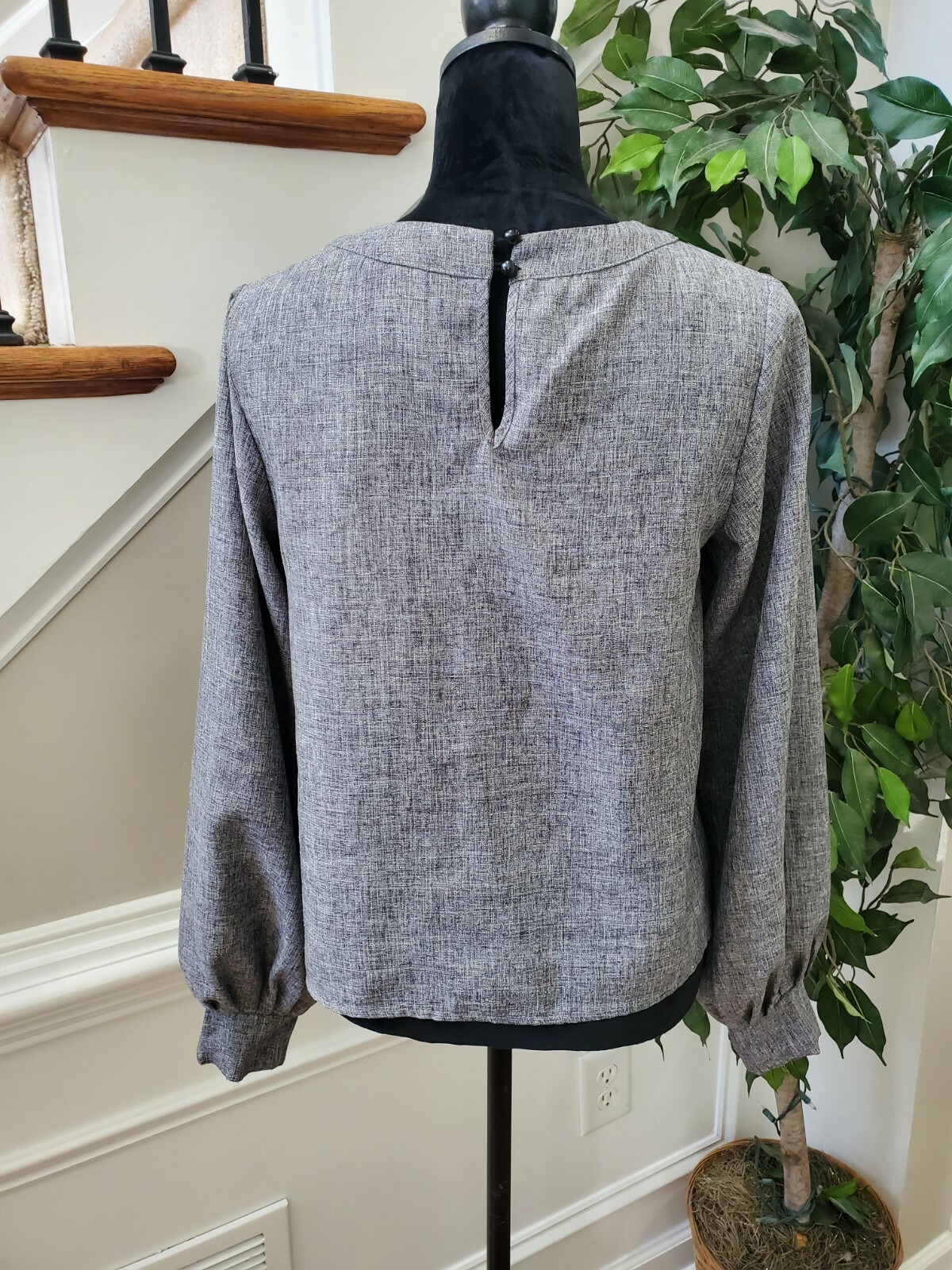 Shein Women's Solid Gray 100% Polyester Round Nec… - image 7