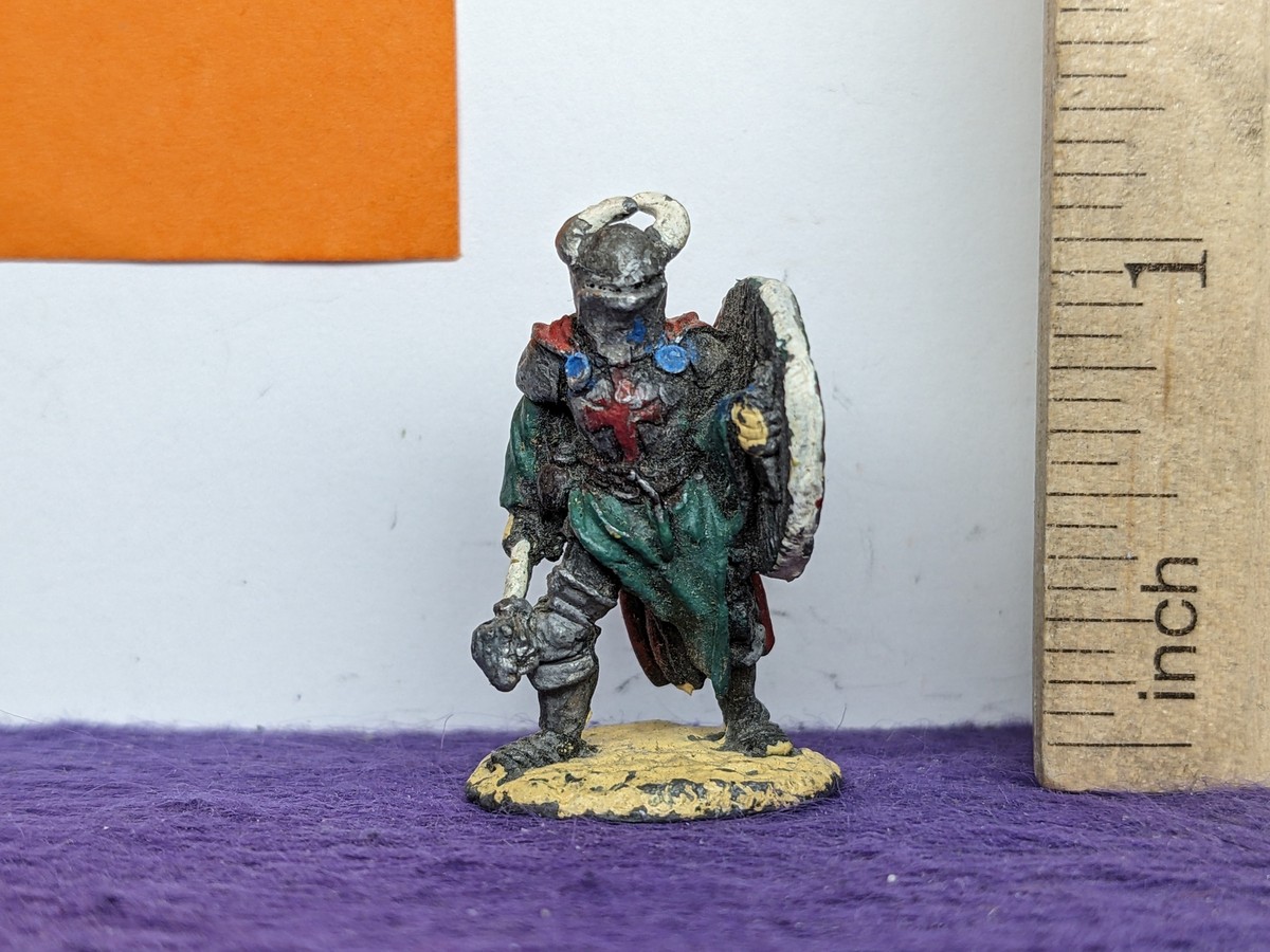 Citadel FA22v2 Evil Cleric in Plate Armour (C03/3a) Metal