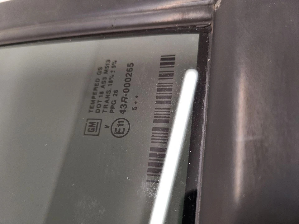 2002 - 2009 GMC ENVOY Passenger Rear Door Vent Glass With Privacy Tint  - Image 2 of 4