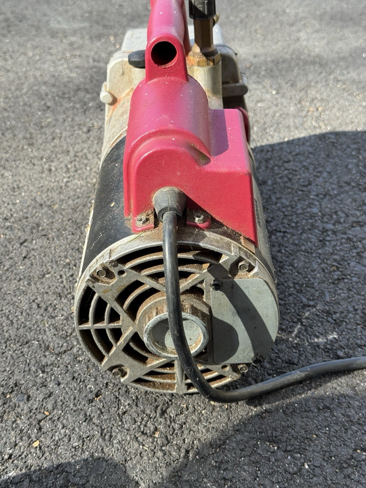 Robinair 15600 High-Performance 6 CFM Vacuum Pump – 1/2 HP – Tested & Works